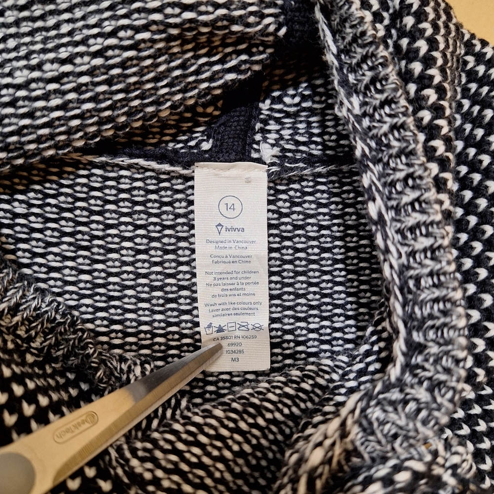Ivivva Sweater - Picture 6 of 8